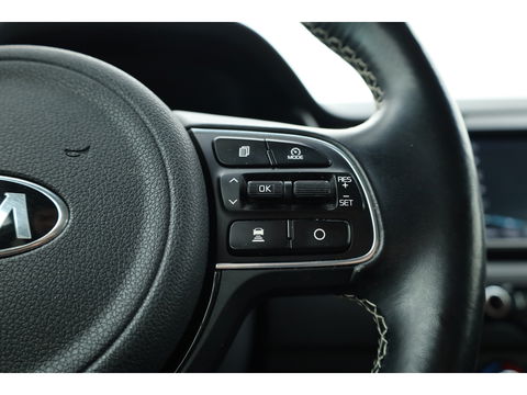 Kia e-Niro ExecutiveLine 64 kWh | CarPlay | JBL | Leder | Keyless | Camera | Stoelventilatie | Navi