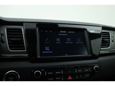 Kia e-Niro ExecutiveLine 64 kWh | CarPlay | JBL | Leder | Keyless | Camera | Stoelventilatie | Navi