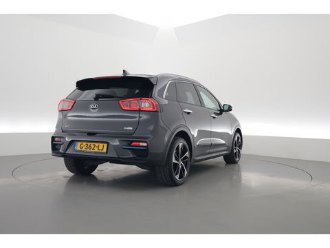 Kia e-Niro ExecutiveLine 64 kWh | CarPlay | JBL | Leder | Keyless | Camera | Stoelventilatie | Navi