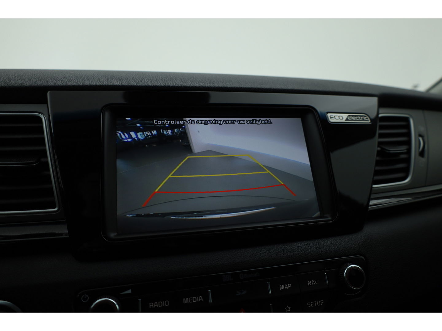 Kia e-Niro ExecutiveLine 64 kWh | CarPlay | JBL | Leder | Keyless | Camera | Stoelventilatie | Navi