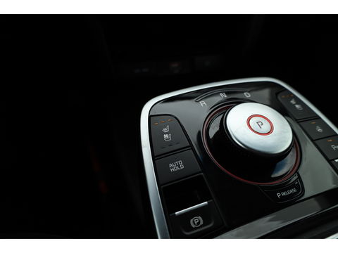 Kia e-Niro ExecutiveLine 64 kWh | CarPlay | JBL | Leder | Keyless | Camera | Stoelventilatie | Navi