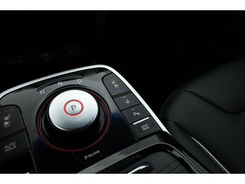 Kia e-Niro ExecutiveLine 64 kWh | CarPlay | JBL | Leder | Keyless | Camera | Stoelventilatie | Navi