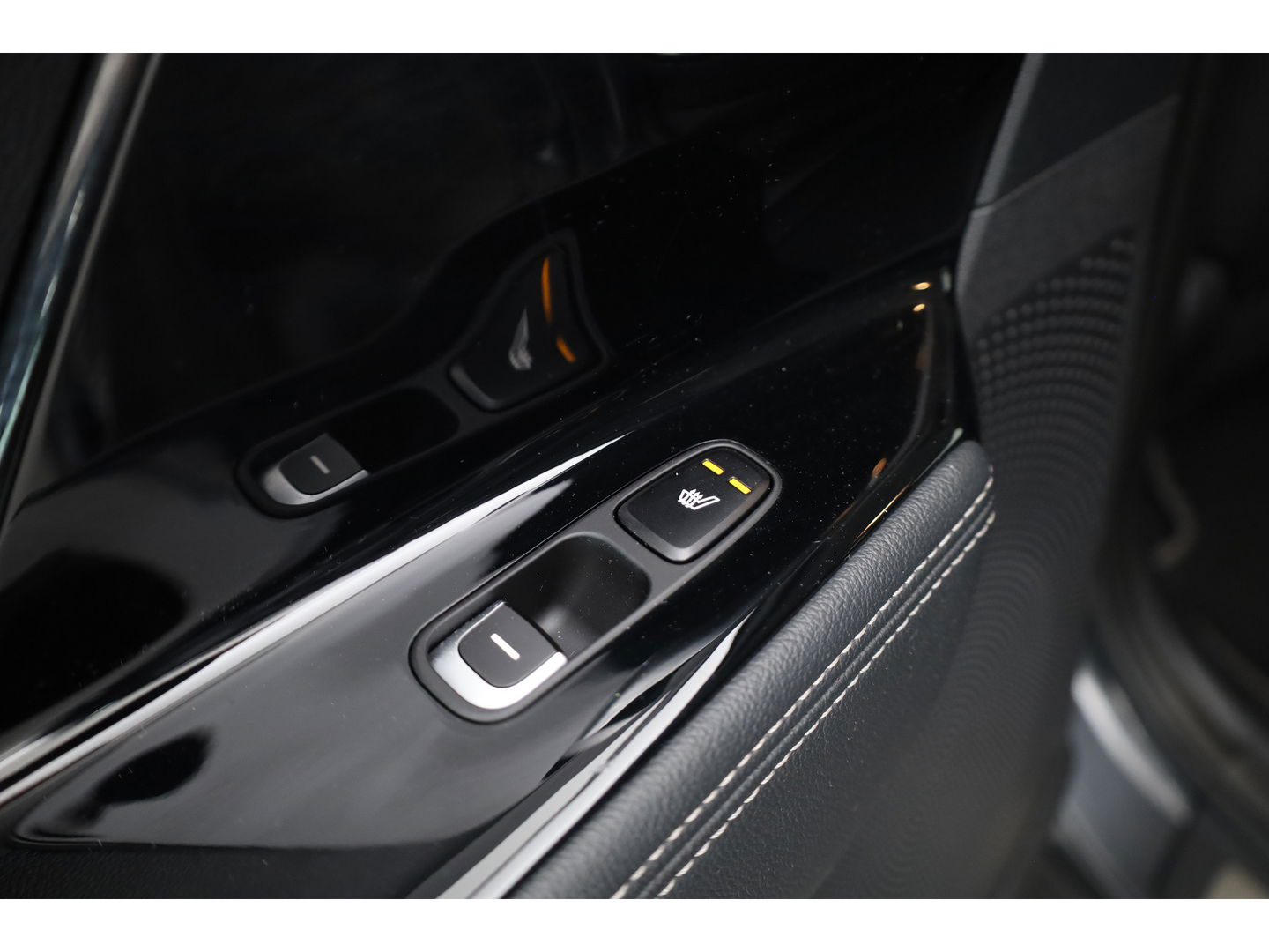 Kia e-Niro ExecutiveLine 64 kWh | CarPlay | JBL | Leder | Keyless | Camera | Stoelventilatie | Navi