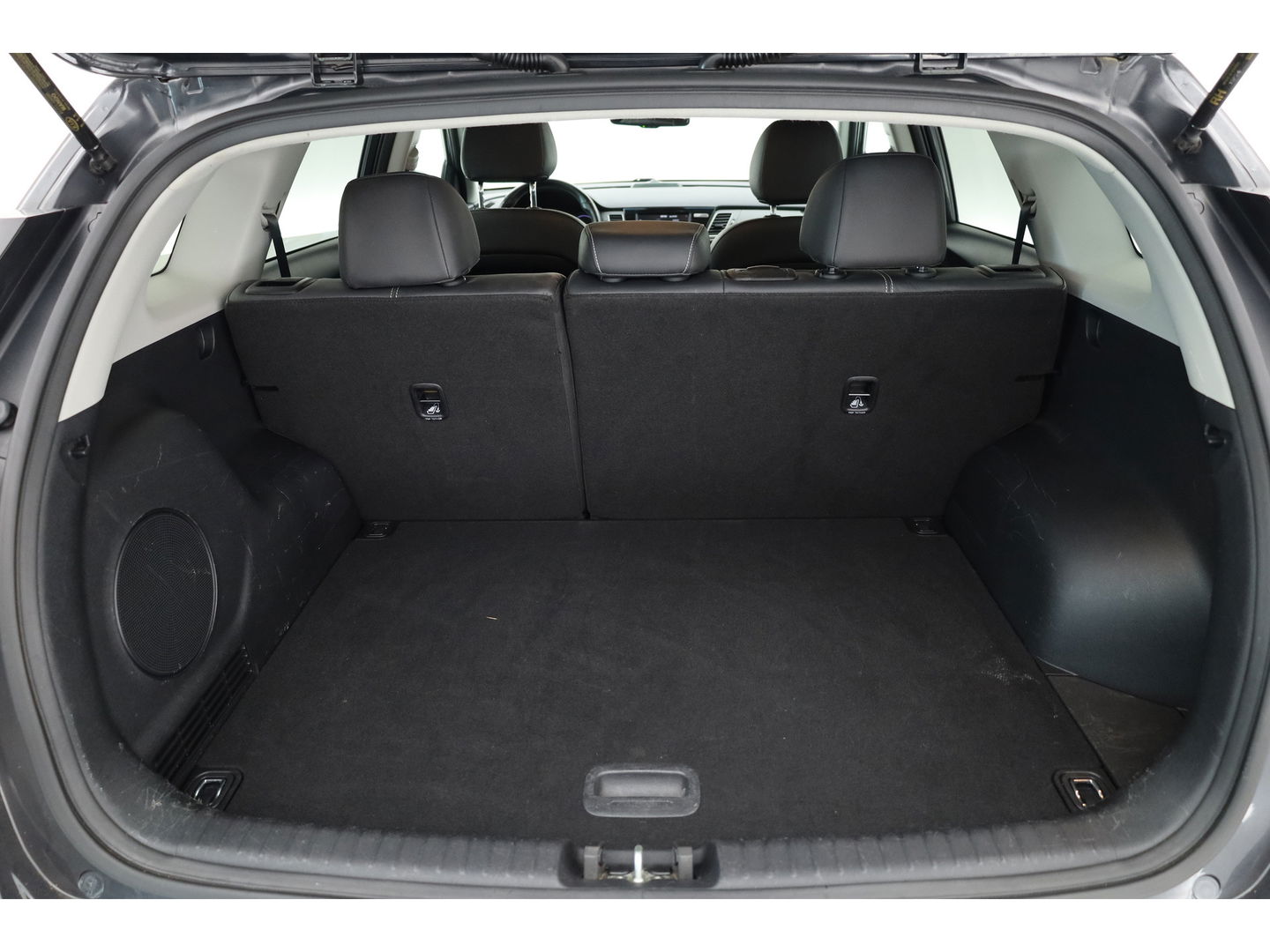 Kia e-Niro ExecutiveLine 64 kWh | CarPlay | JBL | Leder | Keyless | Camera | Stoelventilatie | Navi