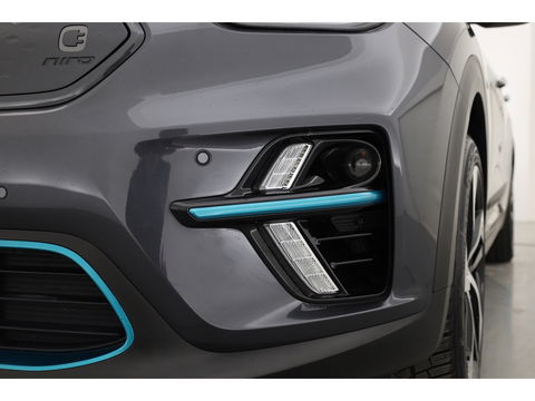 Kia e-Niro ExecutiveLine 64 kWh | CarPlay | JBL | Leder | Keyless | Camera | Stoelventilatie | Navi