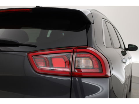 Kia e-Niro ExecutiveLine 64 kWh | CarPlay | JBL | Leder | Keyless | Camera | Stoelventilatie | Navi