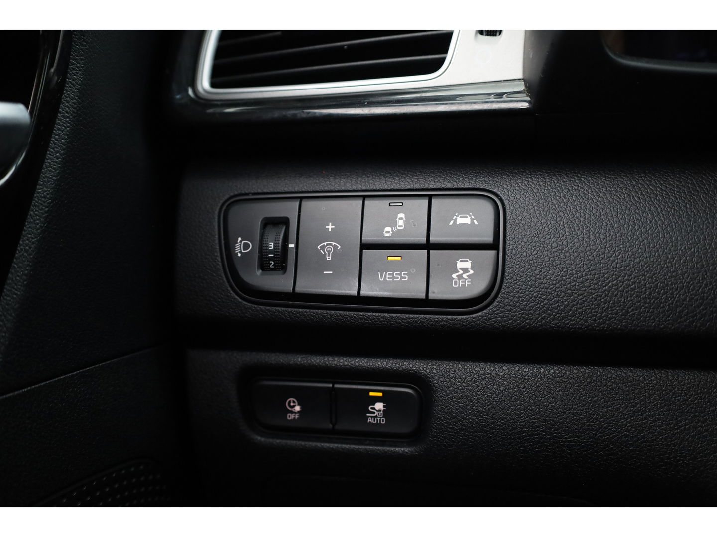 Kia e-Niro ExecutiveLine 64 kWh | CarPlay | JBL | Leder | Keyless | Camera | Stoelventilatie | Navi