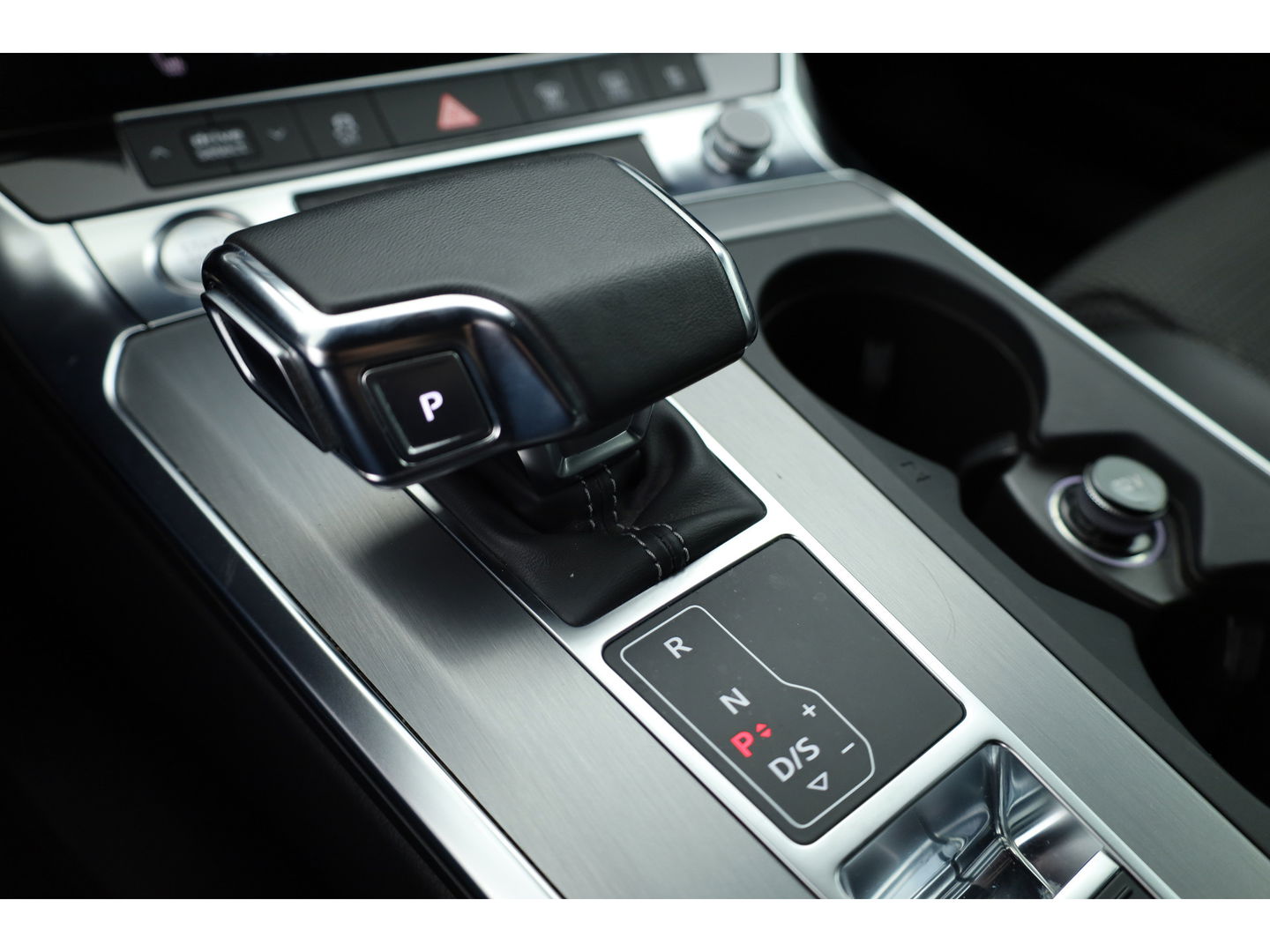 Audi A6 Avant 40 TDI quattro S Line | 360cam | Elek. Trekhaak | Standkachel | Adapt. Cruise | 2.00kg trekgewicht