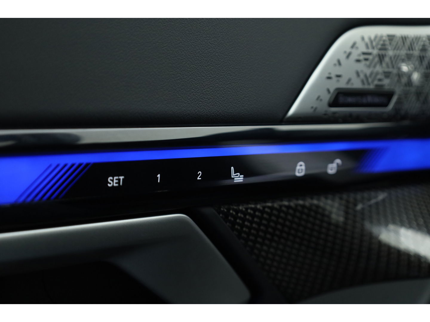 BMW 5 Serie M5 585pk | Keramisch | Driving Assistant pro. | Carbon | M Driver's pack | B&W