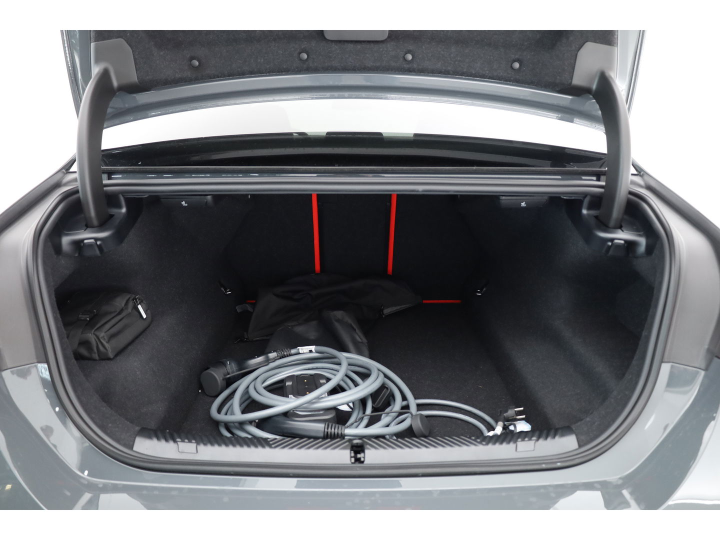 BMW 5 Serie M5 585pk | Keramisch | Driving Assistant pro. | Carbon | M Driver's pack | B&W