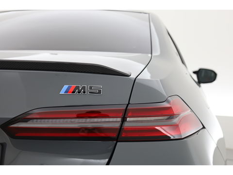 BMW 5 Serie M5 585pk | Keramisch | Driving Assistant pro. | Carbon | M Driver's pack | B&W