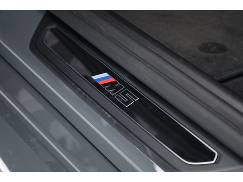 BMW 5 Serie M5 585pk | Keramisch | Driving Assistant pro. | Carbon | M Driver's pack | B&W