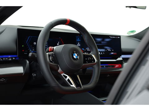 BMW 5 Serie M5 585pk | Keramisch | Driving Assistant pro. | Carbon | M Driver's pack | B&W
