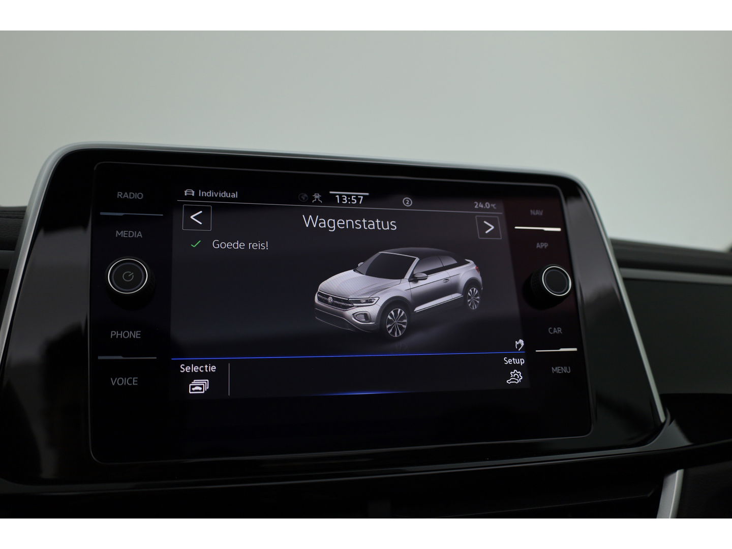 Volkswagen T-Roc Cabrio 1.5 TSI R-Line DSG | Navi | Stoel- Stuurverw. | IQ. Light | Travel Assist | Dodehoekdet.