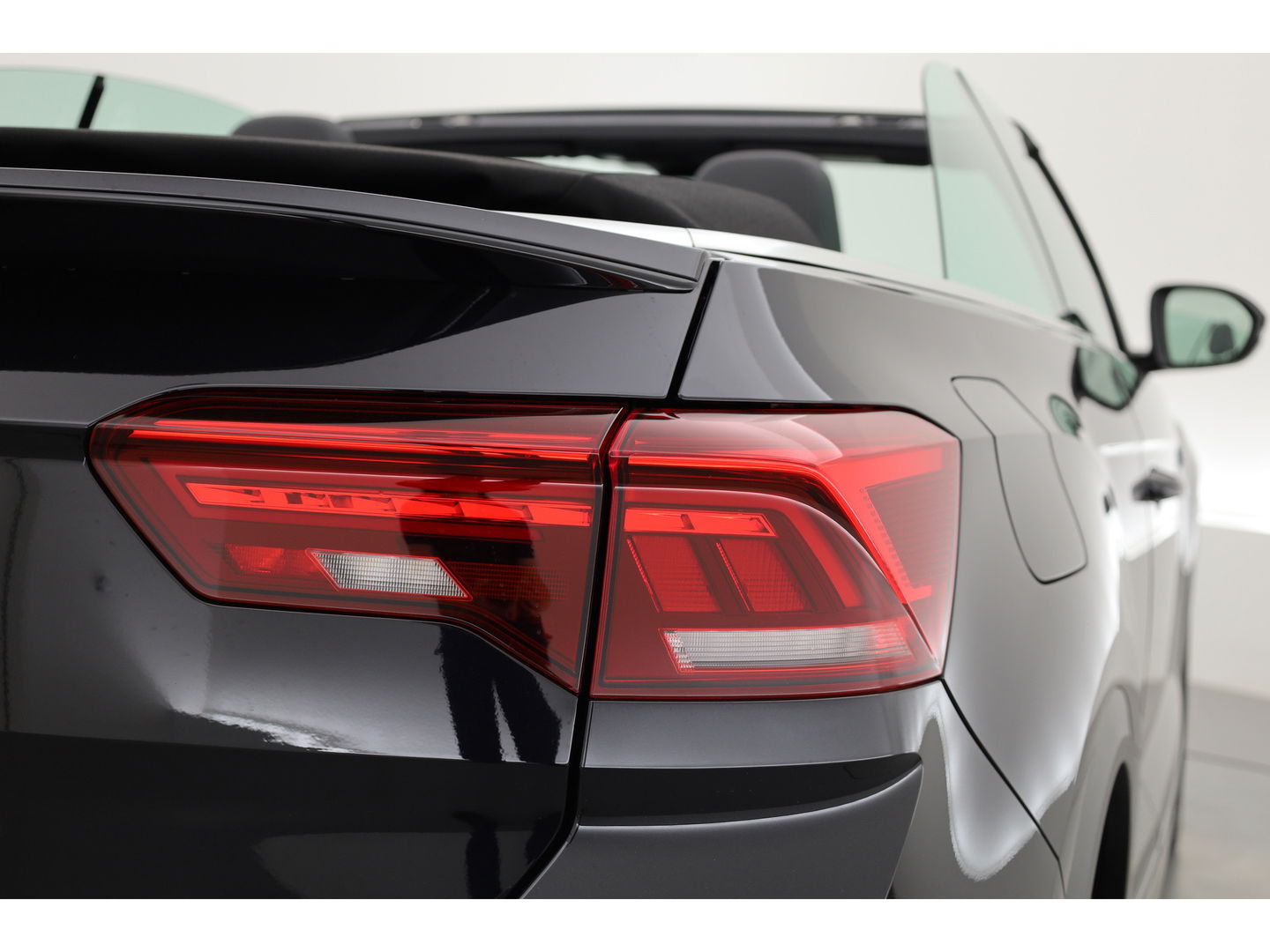 Volkswagen T-Roc Cabrio 1.5 TSI R-Line DSG | Navi | Stoel- Stuurverw. | IQ. Light | Travel Assist | Dodehoekdet.