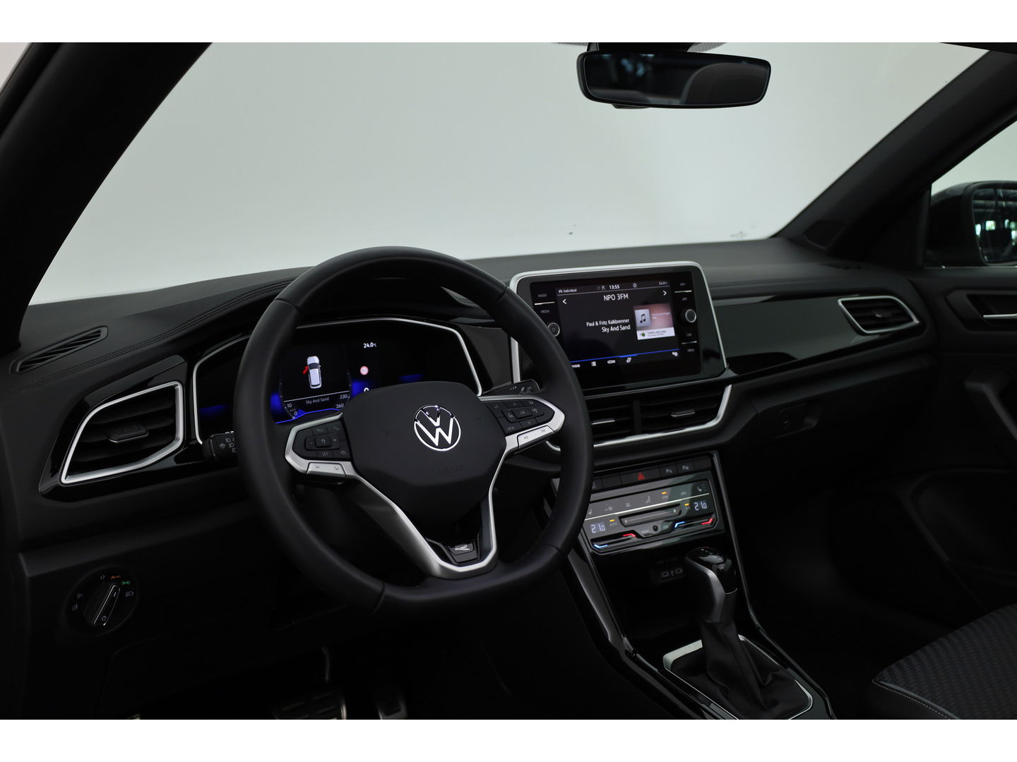 Volkswagen T-Roc Cabrio 1.5 TSI R-Line DSG | Navi | Stoel- Stuurverw. | IQ. Light | Travel Assist | Dodehoekdet.