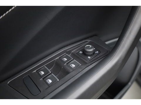 Volkswagen T-Roc Cabrio 1.5 TSI R-Line DSG | Navi | Stoel- Stuurverw. | IQ. Light | Travel Assist | Dodehoekdet.