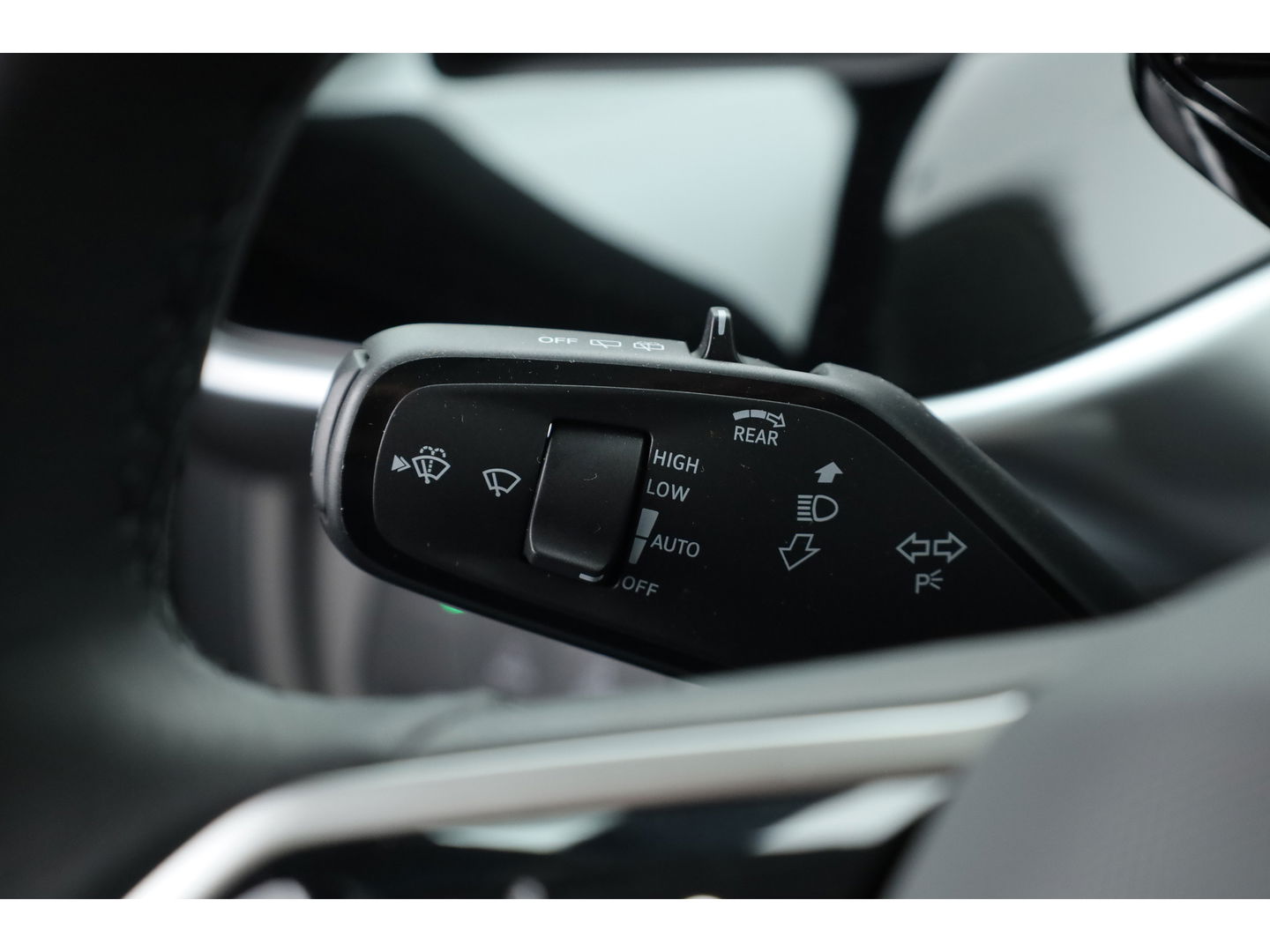 Volkswagen ID. Buzz Pro 86 kWh LWB 7p. | Camera | Adapt. Cruise | Stoel- Stuurverw. | Navi |