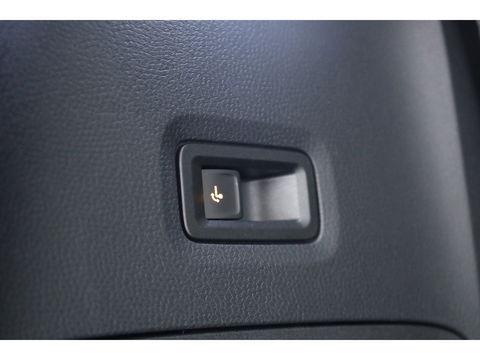 Volkswagen ID. Buzz Pro 86 kWh LWB 7p. | Camera | Adapt. Cruise | Stoel- Stuurverw. | Navi |