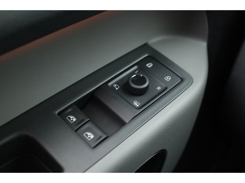 Volkswagen ID. Buzz Pro 86 kWh LWB 7p. | Camera | Adapt. Cruise | Stoel- Stuurverw. | Navi |