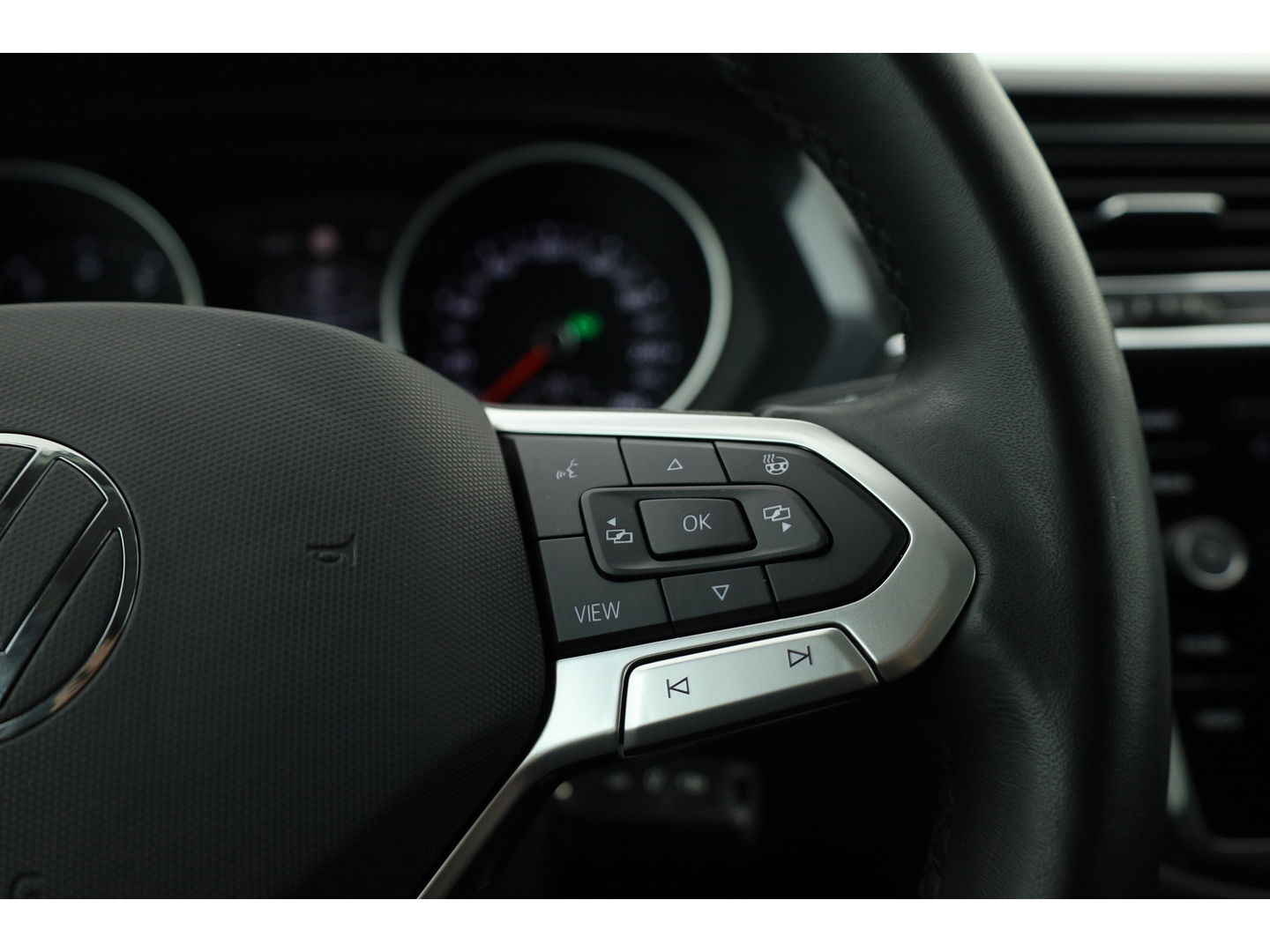 Volkswagen Tiguan 1.5 TSI DSG 150pk | Navi | Camera | Travel Assist | Stoel- Stuurverw. | Dodehoekdet.