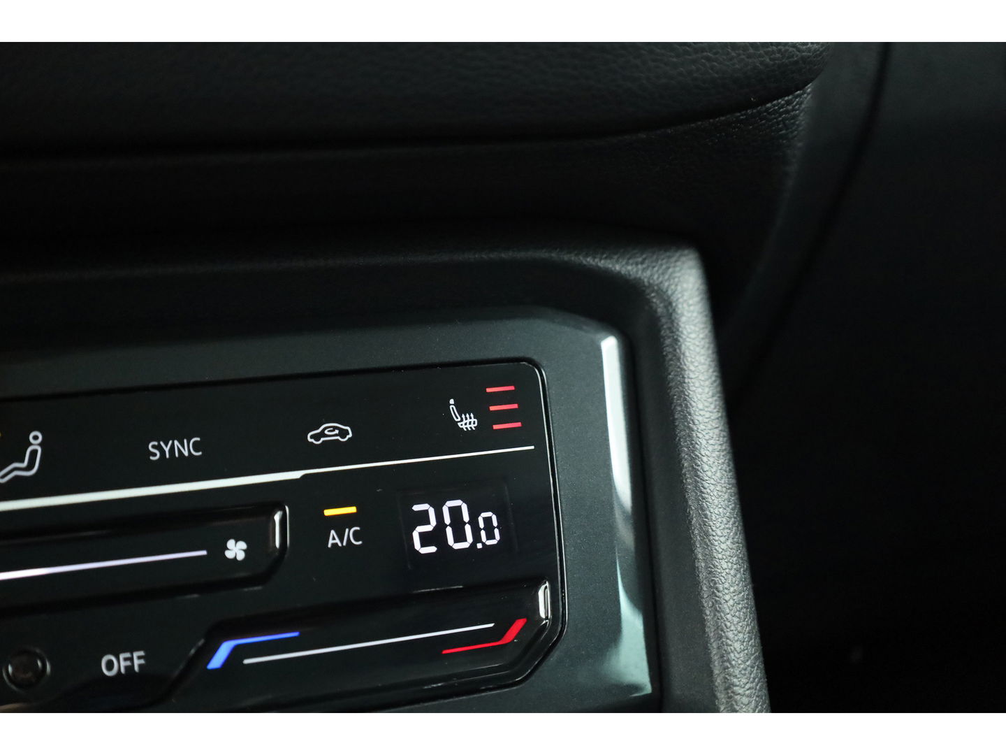 Volkswagen Tiguan 1.5 TSI DSG 150pk | Navi | Camera | Travel Assist | Stoel- Stuurverw. | Dodehoekdet.