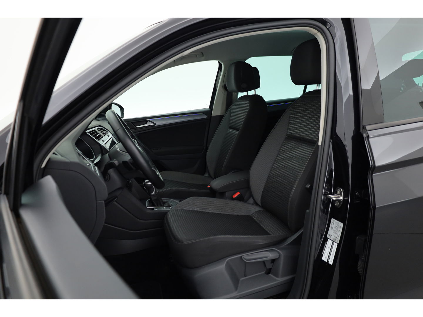 Volkswagen Tiguan 1.5 TSI DSG 150pk | Navi | Camera | Travel Assist | Stoel- Stuurverw. | Dodehoekdet.