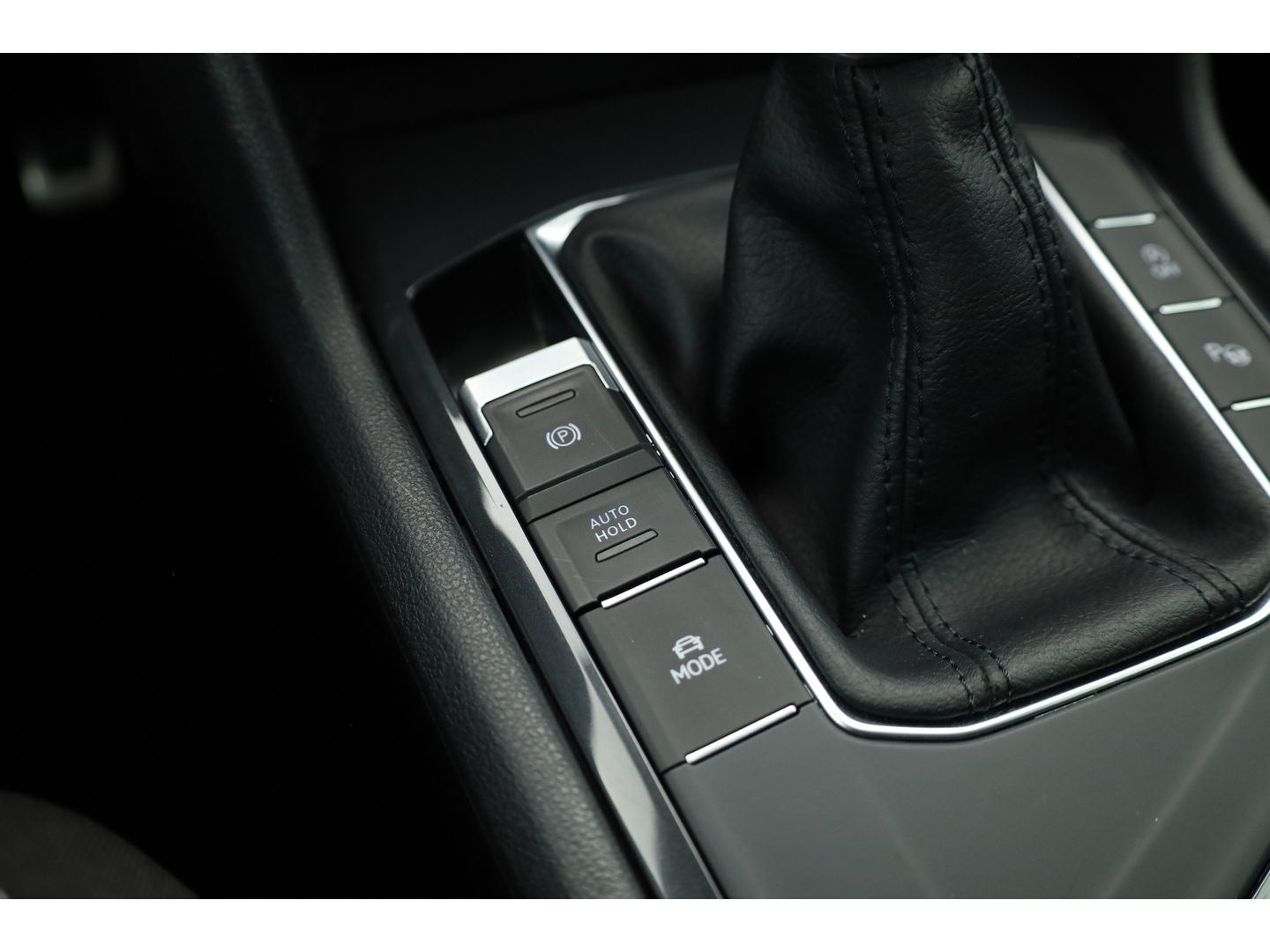 Volkswagen Tiguan 1.5 TSI DSG 150pk | Navi | Camera | Travel Assist | Stoel- Stuurverw. | Dodehoekdet.