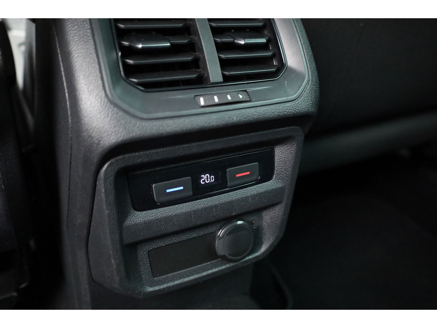 Volkswagen Tiguan 1.5 TSI DSG 150pk | Navi | Camera | Travel Assist | Stoel- Stuurverw. | Dodehoekdet.