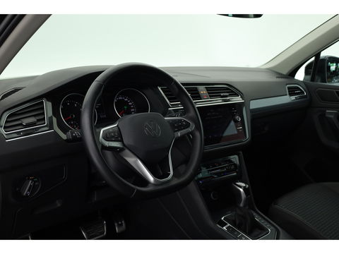 Volkswagen Tiguan 1.5 TSI DSG 150pk | Navi | Camera | Travel Assist | Stoel- Stuurverw. | Dodehoekdet.