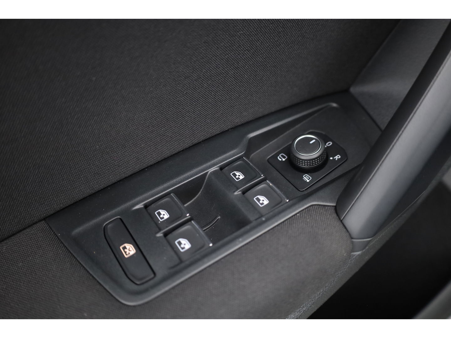 Volkswagen Tiguan 1.5 TSI DSG 150pk | Navi | Camera | Travel Assist | Stoel- Stuurverw. | Dodehoekdet.