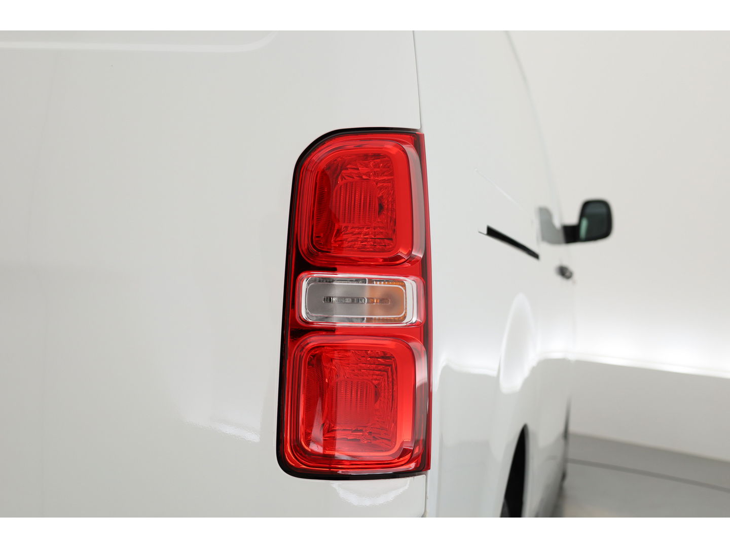 Opel Vivaro 2.0 CDTI L3H1 Edition 3 Pers. | 120pk | Navi | Trekhaak | Apple CarPlay | Cruise | Camera