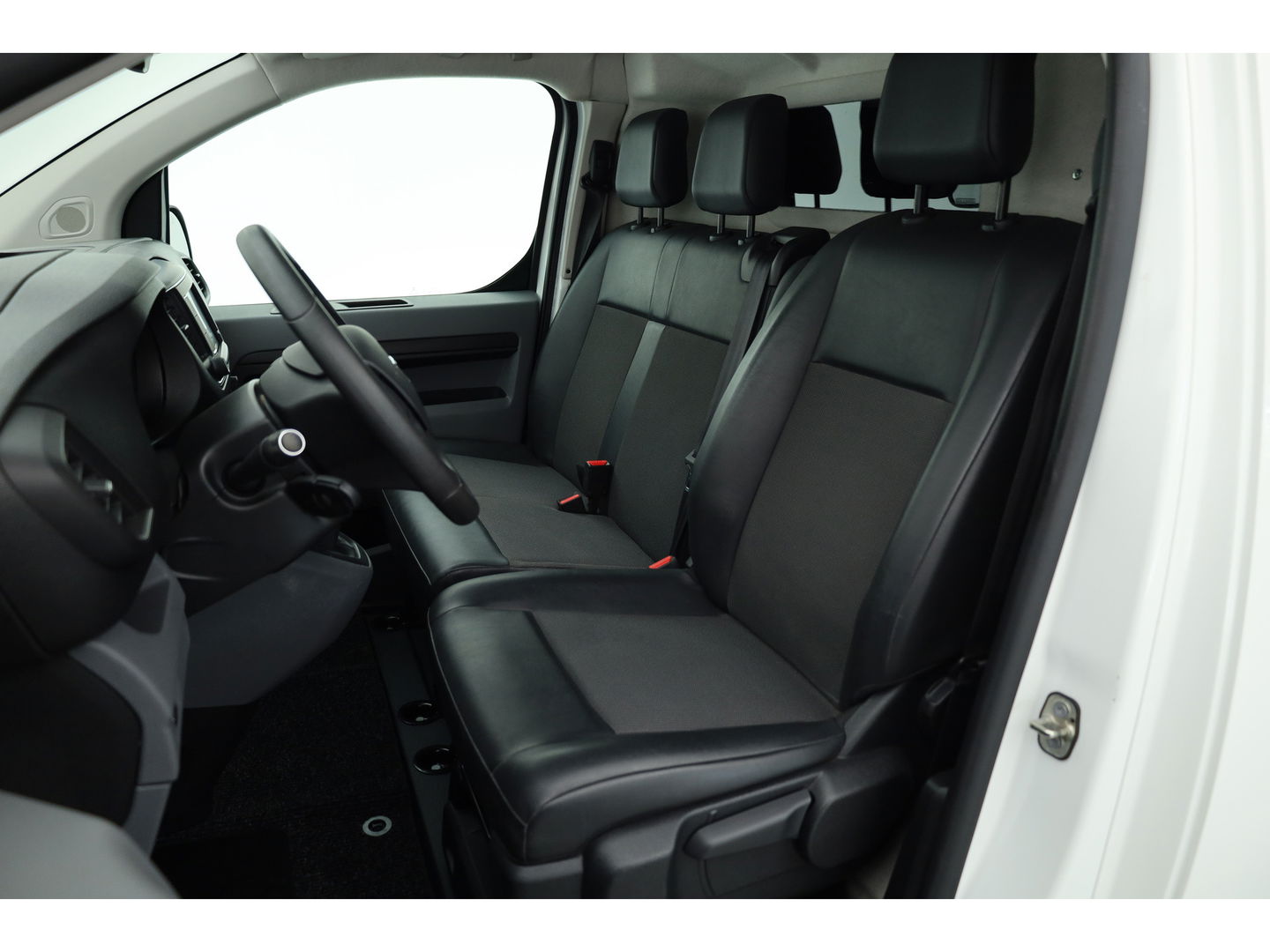 Opel Vivaro 2.0 CDTI L3H1 Edition 3 Pers. | 120pk | Navi | Trekhaak | Apple CarPlay | Cruise | Camera