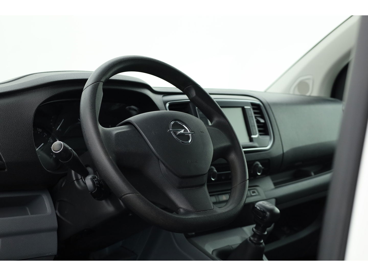 Opel Vivaro 2.0 CDTI L3H1 Edition 3 Pers. | 120pk | Navi | Trekhaak | Apple CarPlay | Cruise | Camera