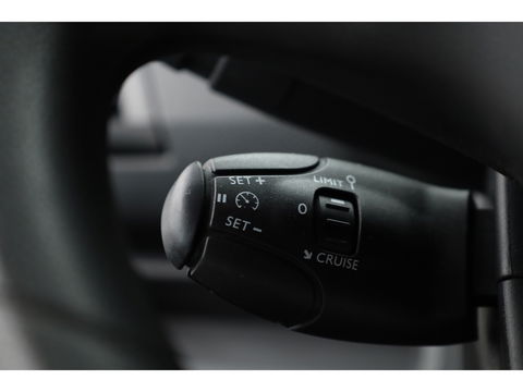 Opel Vivaro 2.0 CDTI L3H1 Edition 3 Pers. | 120pk | Navi | Trekhaak | Apple CarPlay | Cruise | Camera