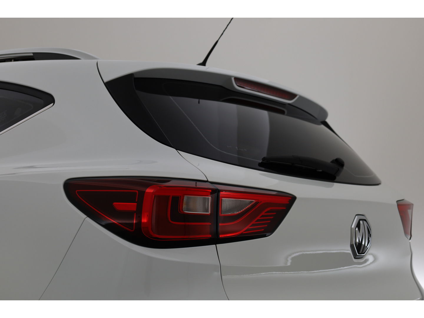 MG ZS EV Luxury 45 kWh | Pano | Camera | Adapt. Cruise | Keyless | Apple CarPlay