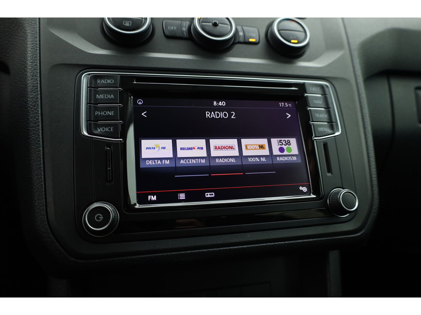 Volkswagen Caddy 1.4 TSI 5 Persoons. | Camera | 2x Schuifdeur | Park Assist | DAB | Navi | Cruise
