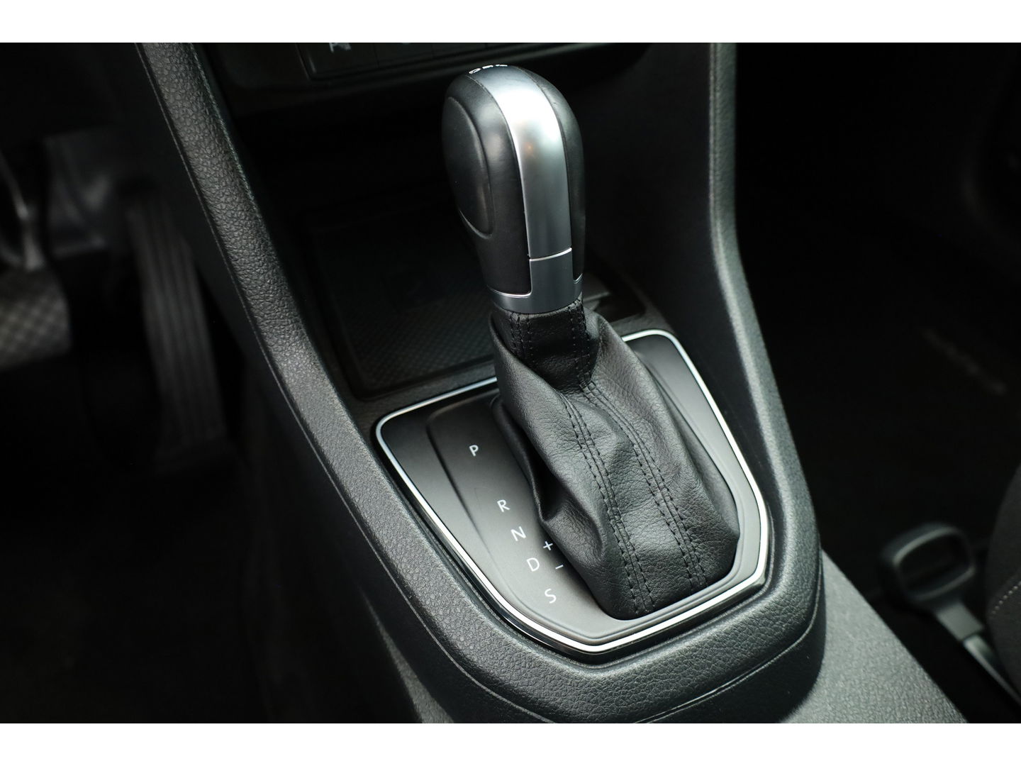Volkswagen Caddy 1.4 TSI 5 Persoons. | Camera | 2x Schuifdeur | Park Assist | DAB | Navi | Cruise