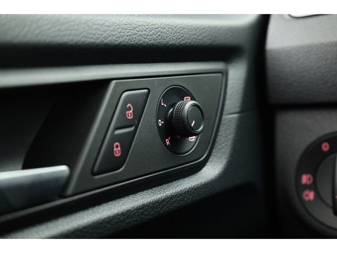 Volkswagen Caddy 1.4 TSI 5 Persoons. | Camera | 2x Schuifdeur | Park Assist | DAB | Navi | Cruise