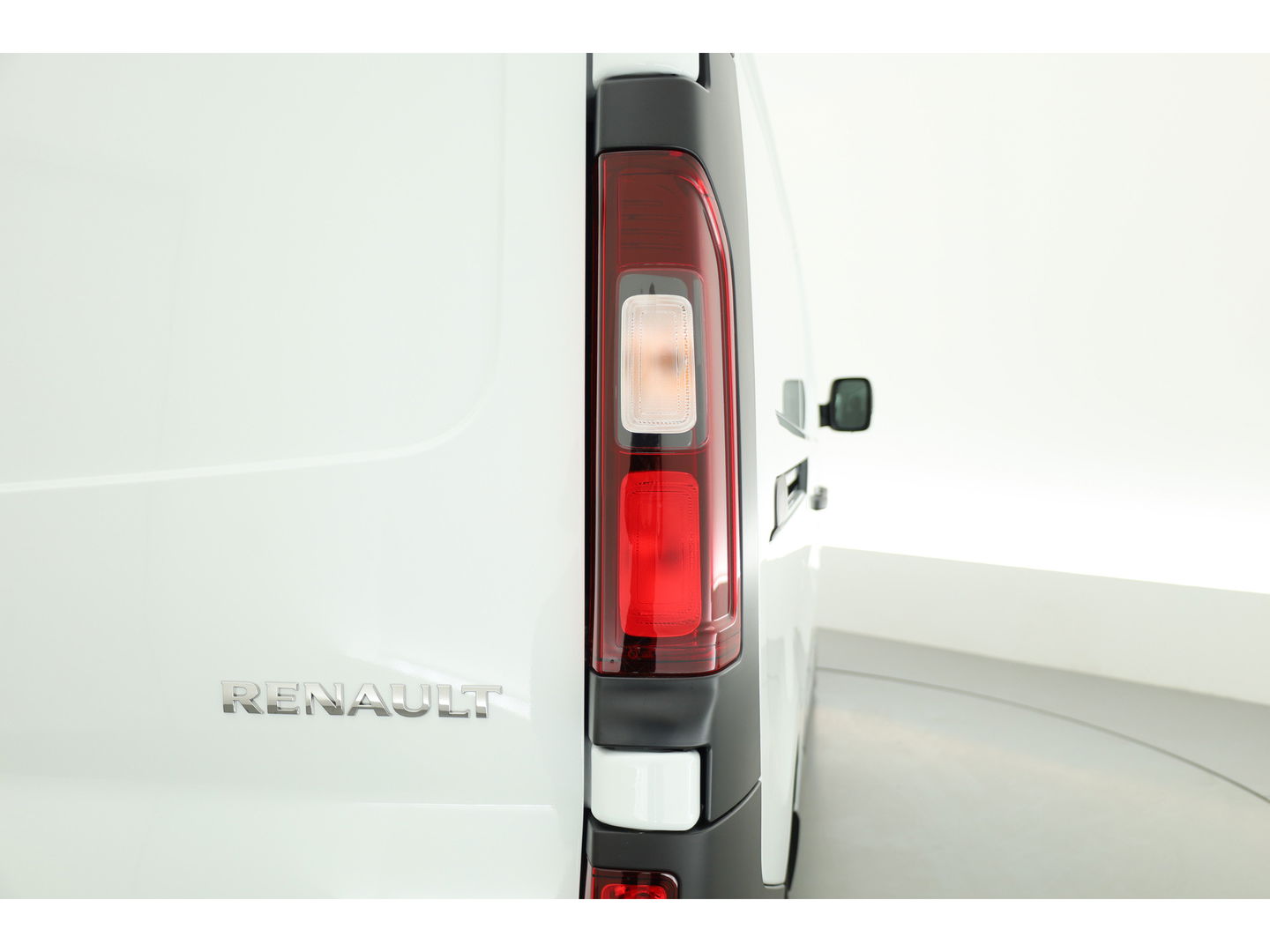Renault Trafic 2.0 Blue dC1 150pk L2H1 Advance | Camera | Navi | PDC v+a | Apple Carplay/Android Auto | BPM Vrij!