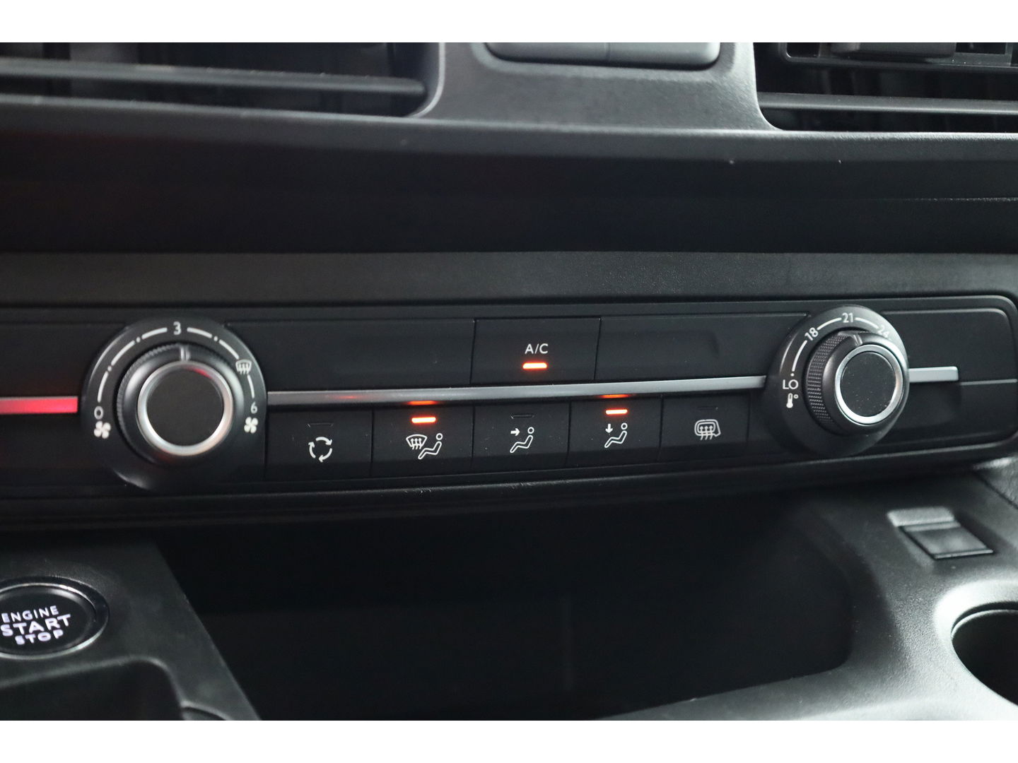Opel Combo 1.5D L2H1 Edition | Navi | automaat | side bars | laadruimte betimmering