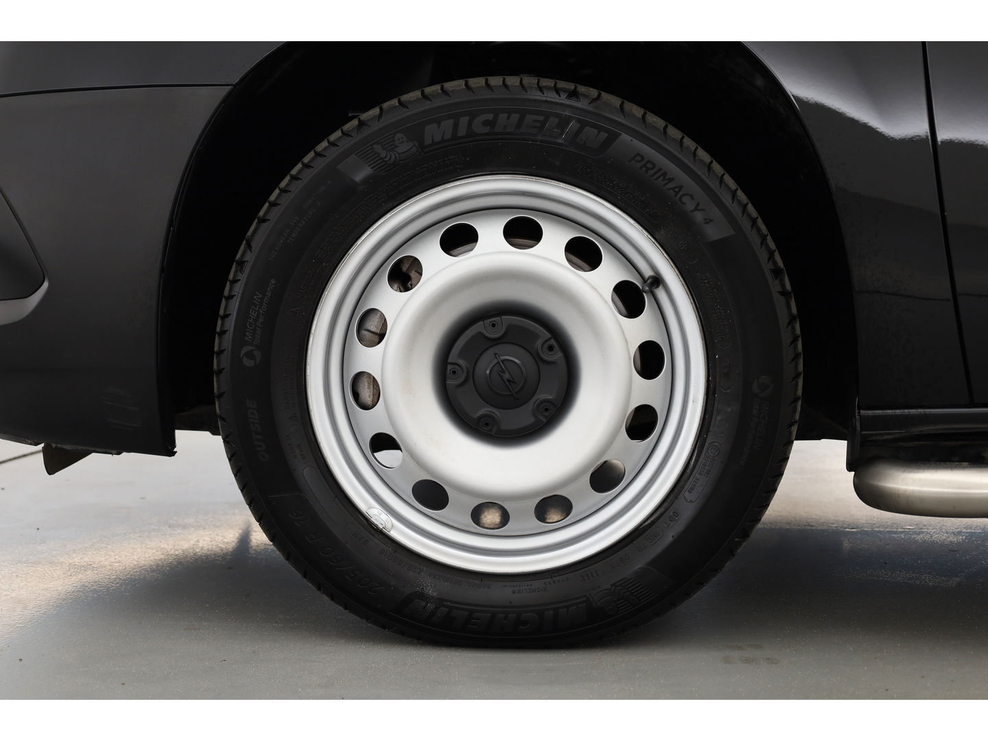 Opel Combo 1.5D L2H1 Edition | Navi | automaat | side bars | laadruimte betimmering
