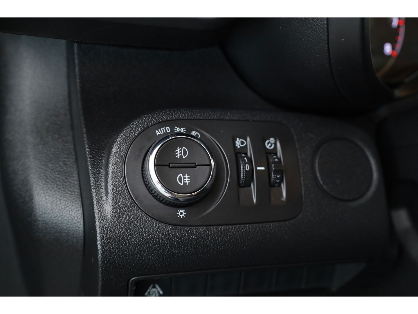 Opel Combo 1.5D L2H1 Edition | Navi | automaat | side bars | laadruimte betimmering