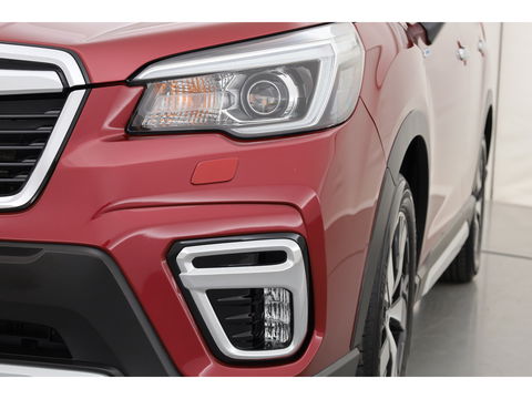 Subaru Forester 2.0i e-BOXER First Edition | Schuifdak | Camera | Afn. Trekhaak | Adapt. Cruise | Stoel- Stuurverw. | Navi