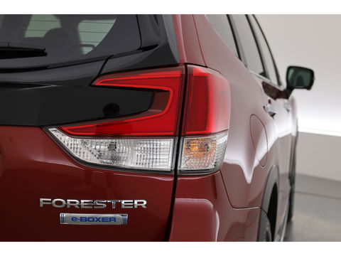 Subaru Forester 2.0i e-BOXER First Edition | Schuifdak | Camera | Afn. Trekhaak | Adapt. Cruise | Stoel- Stuurverw. | Navi