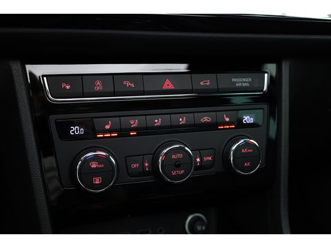 SEAT Ateca 1.5 TSI Xcellence Business Intense | Pano | Trekhaak | Adapt. cuirse | Stoelverw. | CarPlay | Navi