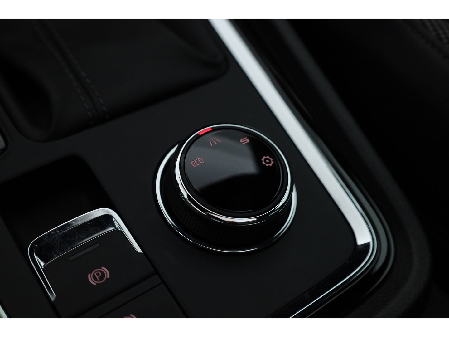 SEAT Ateca 1.5 TSI Xcellence Business Intense | Pano | Trekhaak | Adapt. cuirse | Stoelverw. | CarPlay | Navi