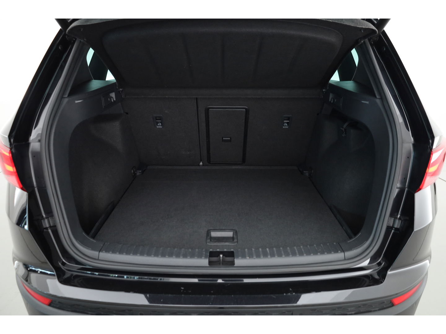 SEAT Ateca 1.5 TSI Xcellence Business Intense | Pano | Trekhaak | Adapt. cuirse | Stoelverw. | CarPlay | Navi