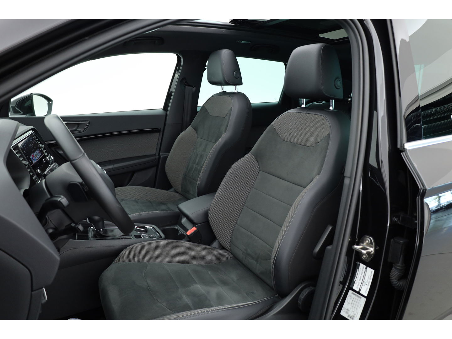 SEAT Ateca 1.5 TSI Xcellence Business Intense | Pano | Trekhaak | Adapt. cuirse | Stoelverw. | CarPlay | Navi