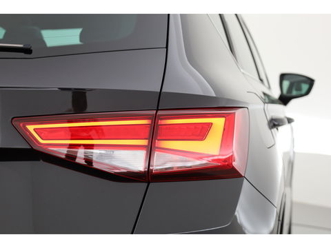 SEAT Ateca 1.5 TSI Xcellence Business Intense | Pano | Trekhaak | Adapt. cuirse | Stoelverw. | CarPlay | Navi
